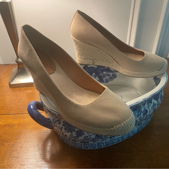 J Crew  Size 10 M excellent condition,worn once, too tall for me - Picture 2 of 6